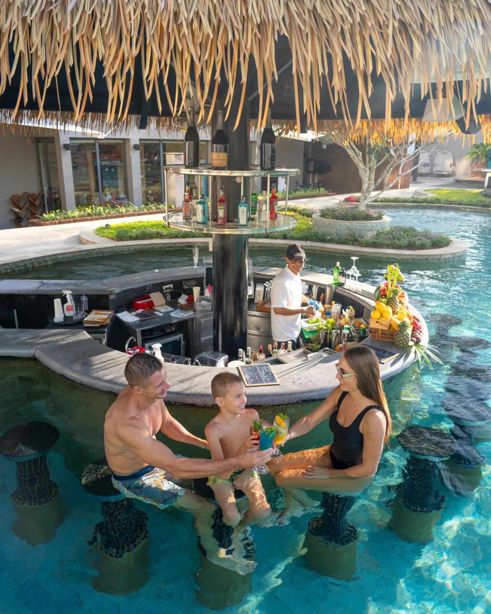 Avani Plus Mai Khao Phuket Suites Kültér fotó